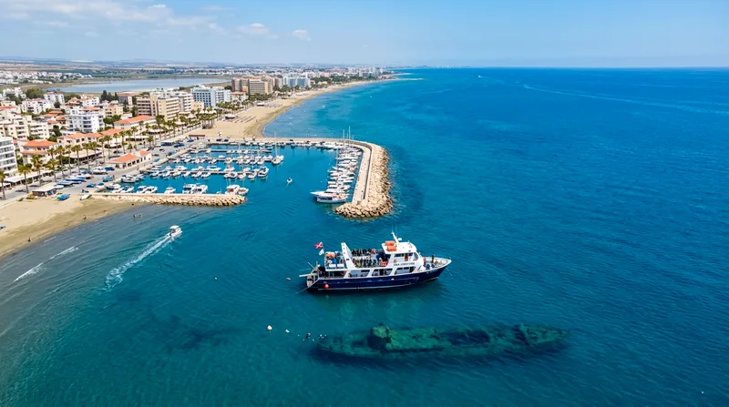 Zenobia Wreck Dive in Larnaca: Guide & Operators
